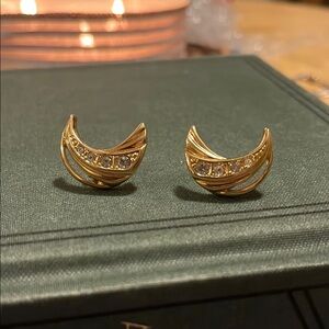 Elegant Vintage Gold Crescent Earrings